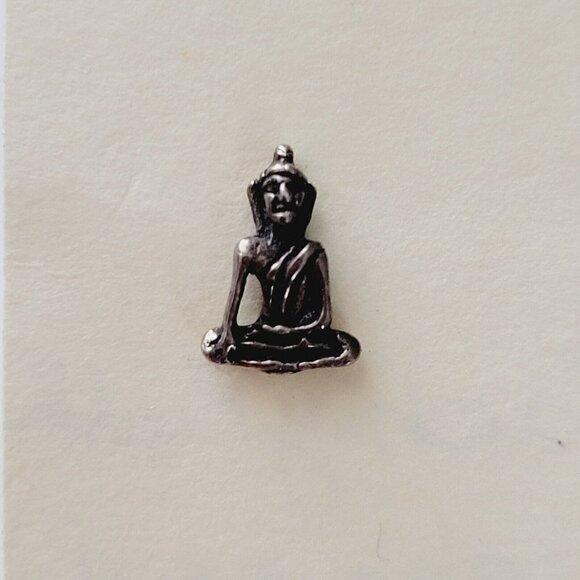 Earth Touching Buddha 925 Sterling Silver Post Earrings Bhumisparsha Mudra .68gr - Picture 2 of 5